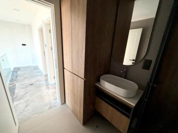 Kıbrıs Girne Kervansaray Projesi Deniz ve Havuz Manzaralı Satılık 3+1 Loft Daire
