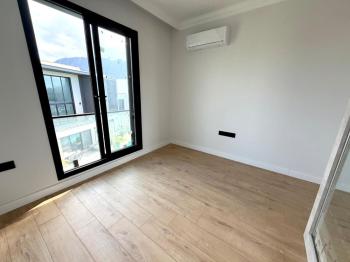 Kıbrıs Girne Kervansaray Projesi Deniz ve Havuz Manzaralı Satılık 3+1 Loft Daire