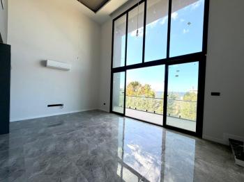 Kıbrıs Girne Kervansaray Projesi Deniz ve Havuz Manzaralı Satılık 3+1 Loft Daire