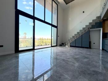 Kıbrıs Girne Kervansaray Projesi Deniz ve Havuz Manzaralı Satılık 3+1 Loft Daire