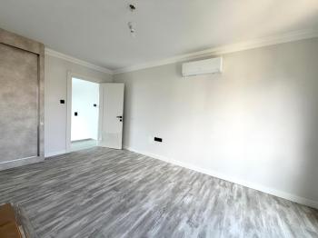 Kıbrıs Girne Kervansaray Projesi Havuz Manzaralı Satılık 4+1 Loft Daire