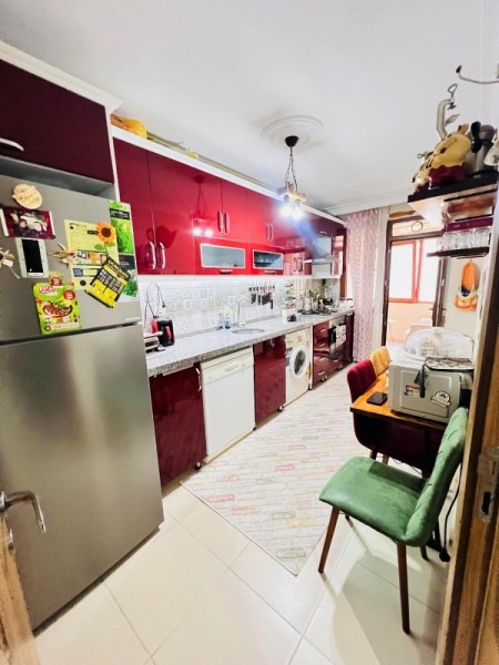 Çırçır Metro’ya 3 Dk Asansörlü Bina’da 90 m2 Balkonlu Satılık Daire