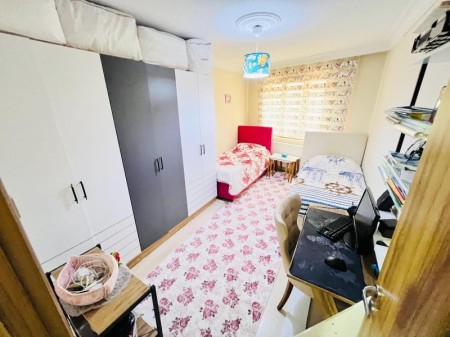 Çırçır Metro’ya 3 Dk Asansörlü Bina’da 90 m2 Balkonlu Satılık Daire