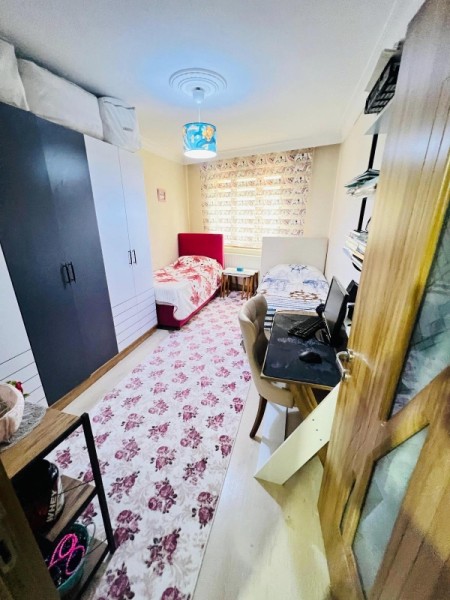 Çırçır Metro’ya 3 Dk Asansörlü Bina’da 90 m2 Balkonlu Satılık Daire