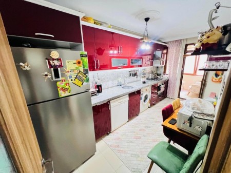 Çırçır Metro’ya 3 Dk Asansörlü Bina’da 90 m2 Balkonlu Satılık Daire