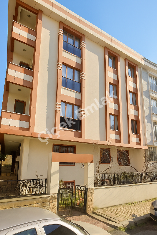 Çırçır Metro’ya 3 Dk Asansörlü Bina’da 90 m2 Balkonlu Satılık Daire