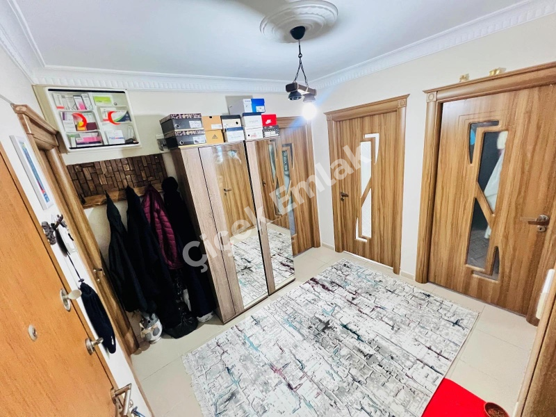 Çırçır Metro’ya 3 Dk Asansörlü Bina’da 90 m2 Balkonlu Satılık Daire