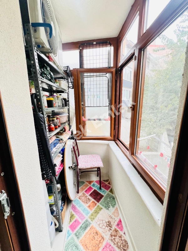 Çırçır Metro’ya 3 Dk Asansörlü Bina’da 90 m2 Balkonlu Satılık Daire