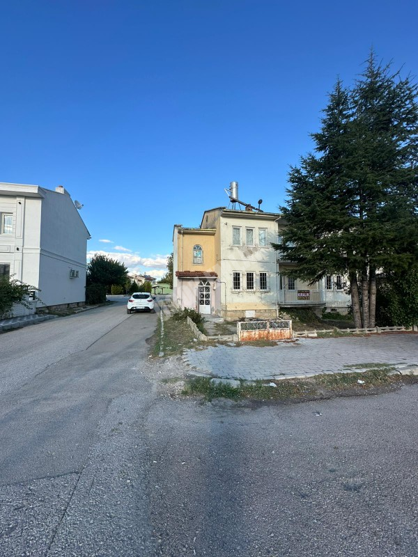 AFYON ÜÇOK EMLAKTAN ORHANGAZİ MAH KİRALIK HASTANE KARŞISI 3+1 DAİRE