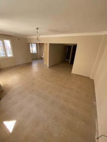 KUŞADASI'nda Ege Mahallesinde Site içinde 3+1 Fırsat Daire !