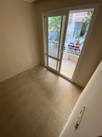 KUŞADASI'nda Ege Mahallesinde Site içinde 3+1 Fırsat Daire !