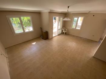 KUŞADASI'nda Ege Mahallesinde Site içinde 3+1 Fırsat Daire !