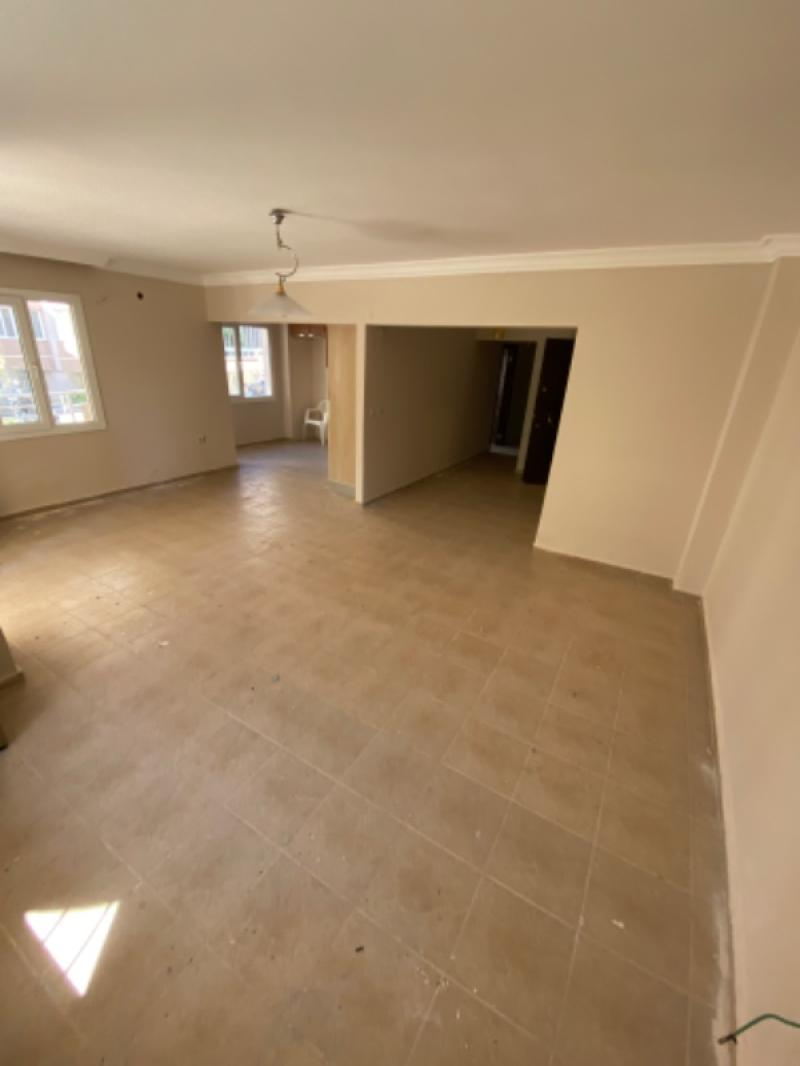 KUŞADASI'nda Ege Mahallesinde Site içinde 3+1 Fırsat Daire !