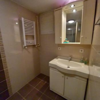 Bornova Küçük Park kiralık 3+1 ara kat daire