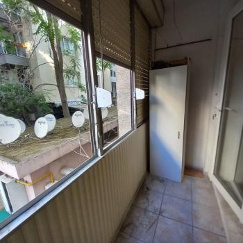 Bornova Küçük Park kiralık 3+1 ara kat daire