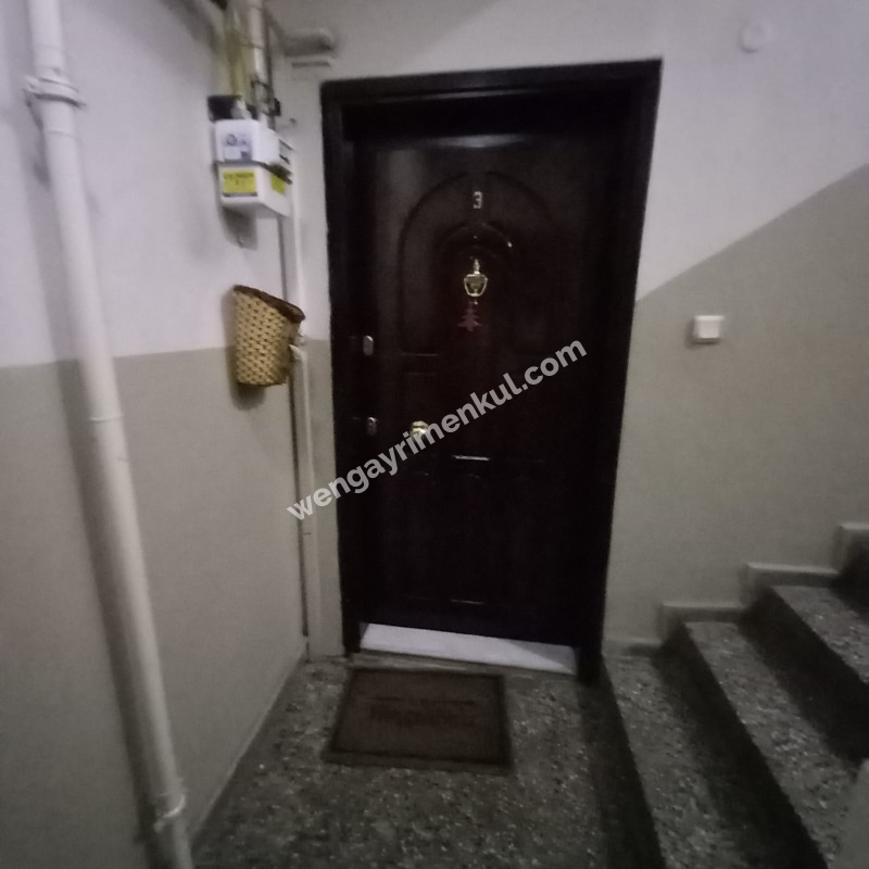 Bornova Küçük Park kiralık 3+1 ara kat daire