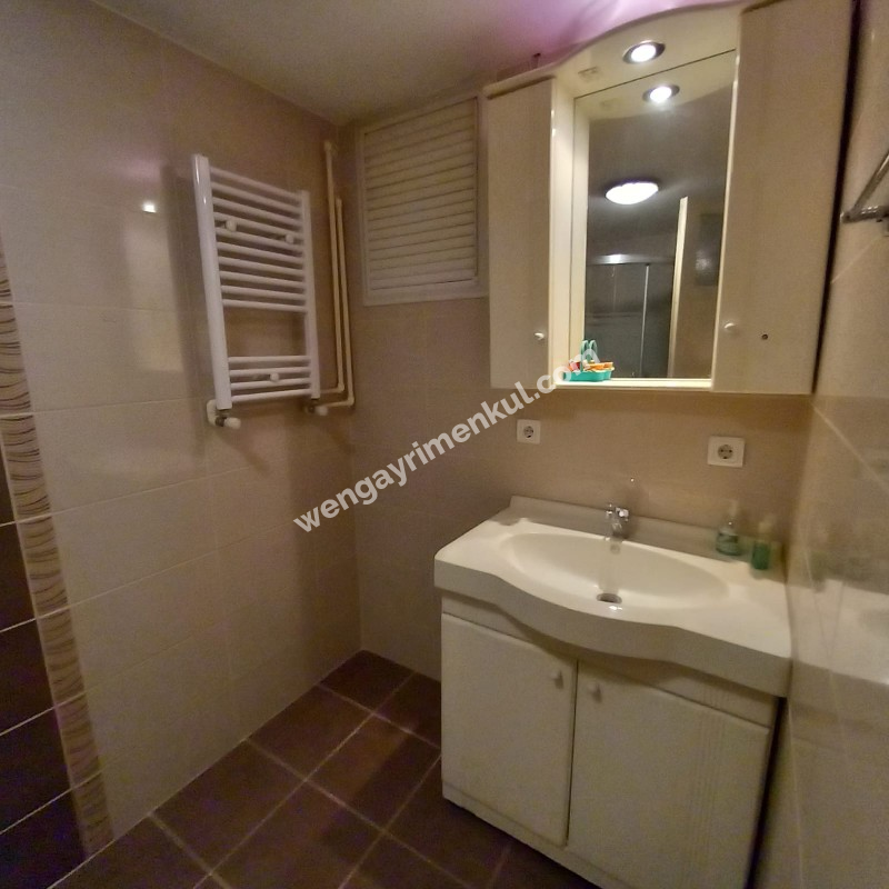 Bornova Küçük Park kiralık 3+1 ara kat daire