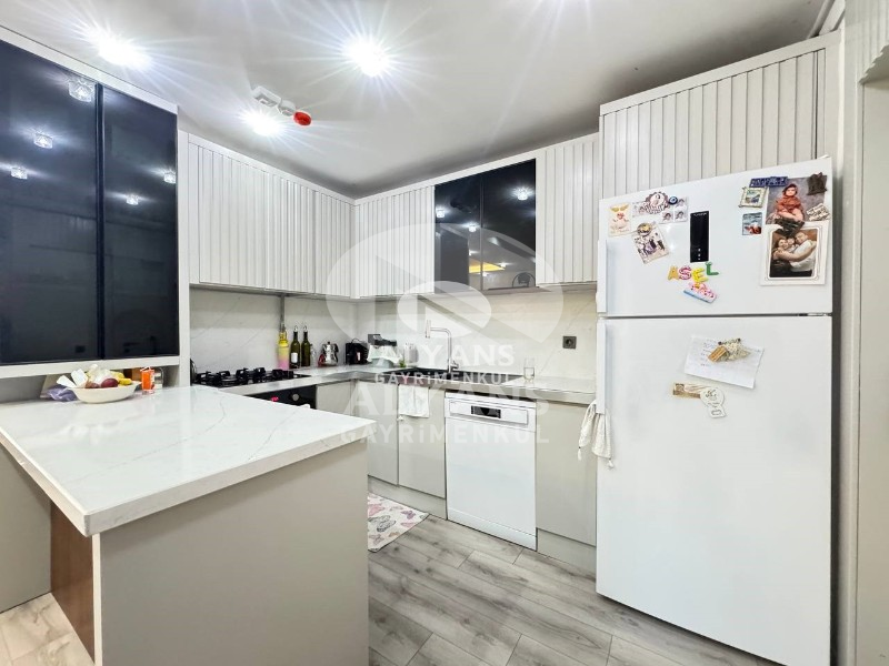 ALYANS'TAN MERKEZİ KONUMDA TEK BLOK YATIRIM DEĞERİ YÜKSEK 3+1