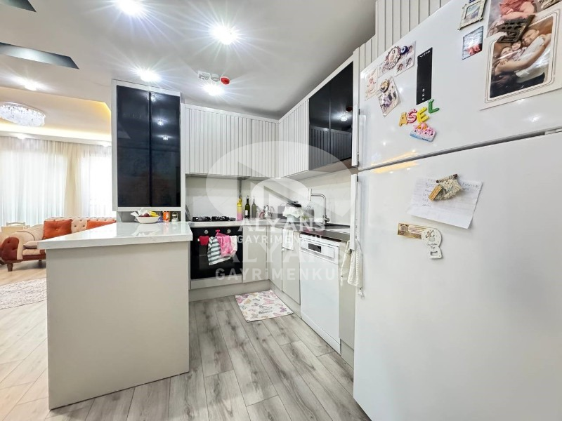 ALYANS'TAN MERKEZİ KONUMDA TEK BLOK YATIRIM DEĞERİ YÜKSEK 3+1