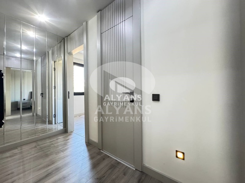 ALYANS'TAN MERKEZİ KONUMDA TEK BLOK YATIRIM DEĞERİ YÜKSEK 3+1