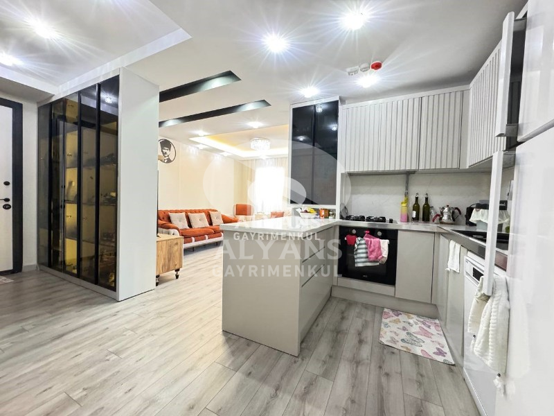 ALYANS'TAN MERKEZİ KONUMDA TEK BLOK YATIRIM DEĞERİ YÜKSEK 3+1