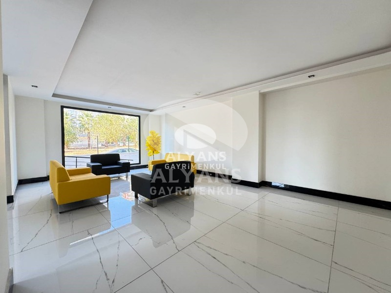 ALYANS'TAN MERKEZİ KONUMDA TEK BLOK YATIRIM DEĞERİ YÜKSEK 3+1