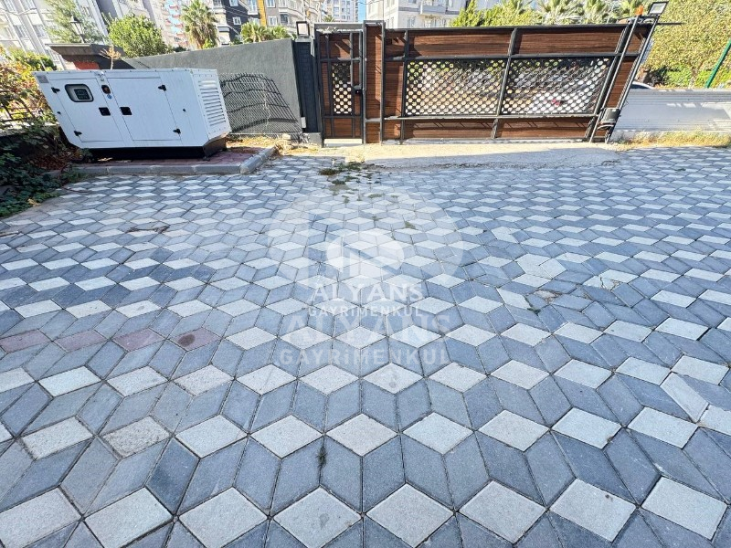 ALYANS'TAN MERKEZİ KONUMDA TEK BLOK YATIRIM DEĞERİ YÜKSEK 3+1