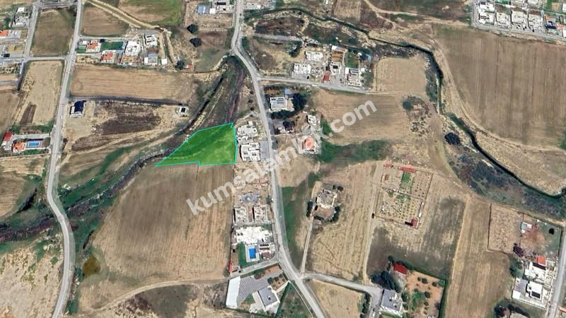 Lefkoşa Alayköy'de 2592 m² Tarla