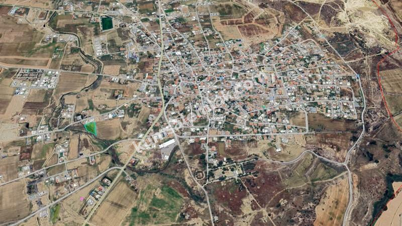 Lefkoşa Alayköy'de 2592 m² Tarla