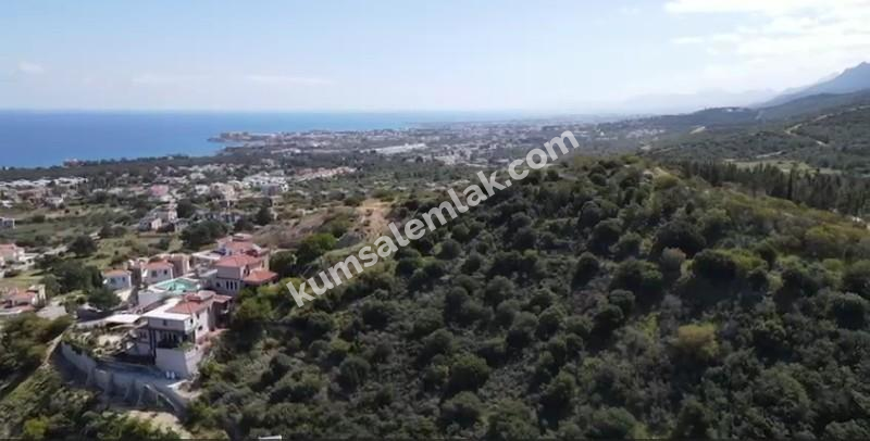 Girne Alsancak'da 2760 m² Proje Onaylı Arsa