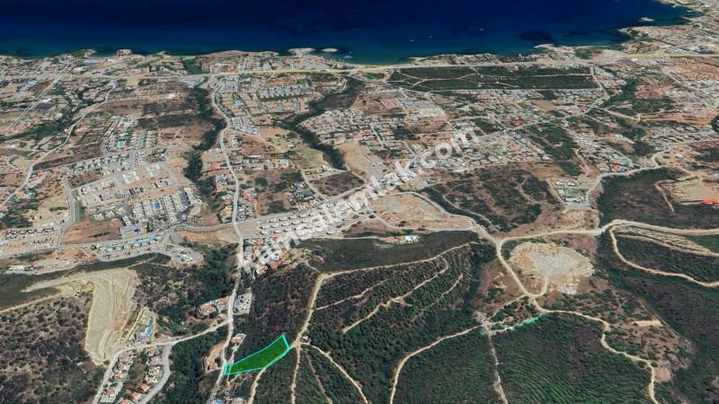 Girne Alsancak'da 2760 m² Proje Onaylı Arsa
