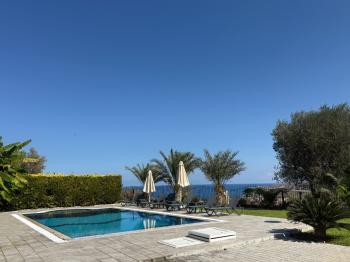 Girne Alagadi’de Eşsiz Manzaralı 5+1 Satılık Lüks Villa 