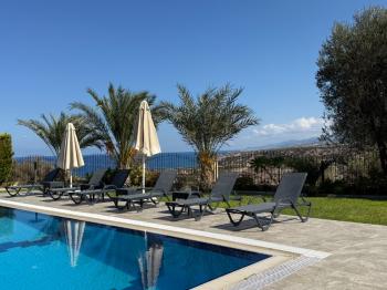 Girne Alagadi’de Eşsiz Manzaralı 5+1 Satılık Lüks Villa 