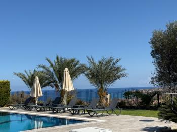 Girne Alagadi’de Eşsiz Manzaralı 5+1 Satılık Lüks Villa 