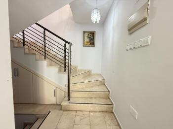 Girne Alagadi’de Eşsiz Manzaralı 5+1 Satılık Lüks Villa 