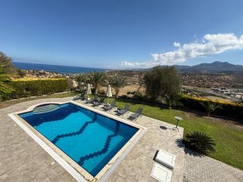 Girne Alagadi’de Eşsiz Manzaralı 5+1 Satılık Lüks Villa 