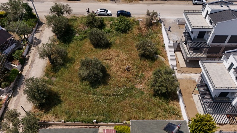 BURHANİYE PELİTKÖY DE DENİZ'E 140 M. 887 M2 ARSA 3E GAYRİMENKUL