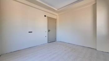 Elmas’tan 75.Yıl Mh.'de Geniş Peyzajlı Site İçi Sıfır 2+1