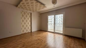 Elmas’tan Merkez Mah. Tek Blok Site İçi Bağımsız Mutfak 3+1