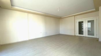 Elmas’tan Akdeniz Mh. Masrafsız Havuzlu Bağımsız 4+1