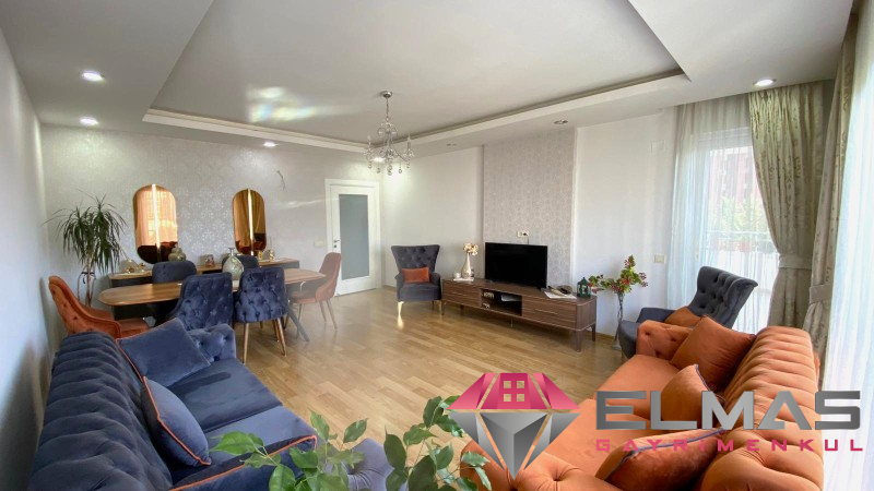 Elmas’tan Güvenevler’de Ebeveyn Banyolu Havuzlu 3+1