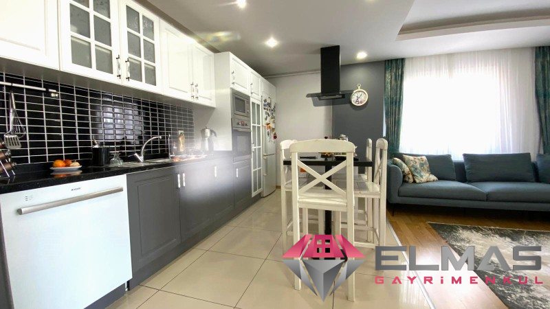 Elmas’tan Güvenevler’de Ebeveyn Banyolu Havuzlu 3+1