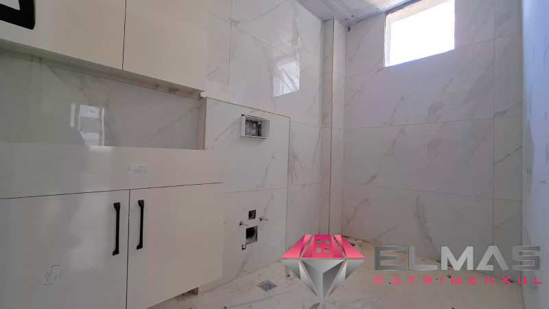 Elmas’tan 75.Yıl Mh.'de Geniş Peyzajlı Site İçi Sıfır 2+1