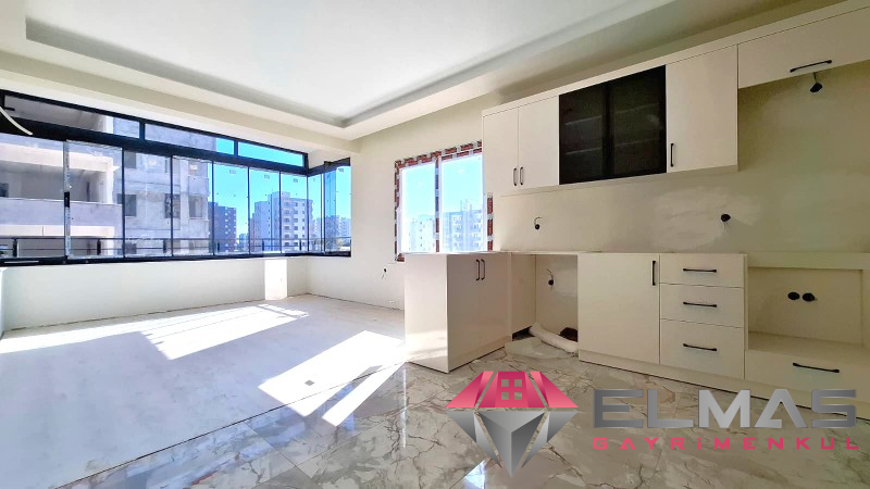 Elmas’tan 75.Yıl Mh.'de Geniş Peyzajlı Site İçi Sıfır 2+1