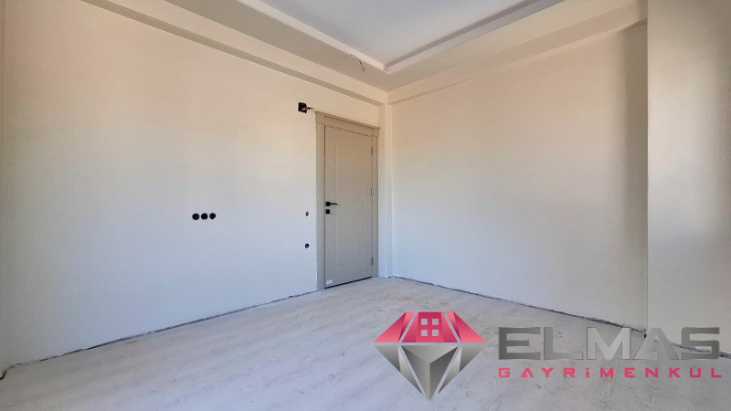 Elmas’tan 75.Yıl Mh.'de Geniş Peyzajlı Site İçi Sıfır 2+1