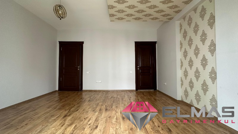 Elmas’tan Merkez Mah. Tek Blok Site İçi Bağımsız Mutfak 3+1