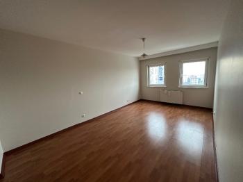 ATAŞEHİR RESIDENCE’DA OTURUMA HAZIR SATILIK 4+1 