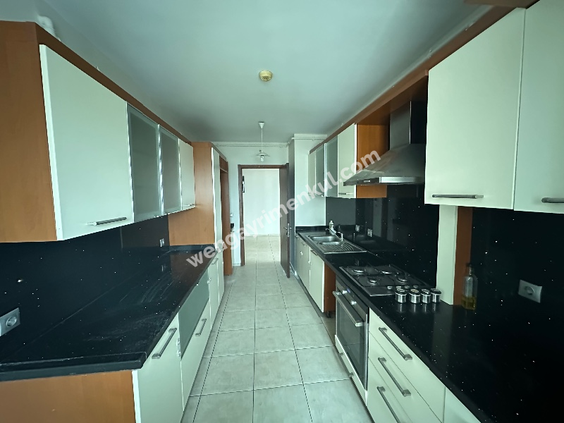 ATAŞEHİR RESIDENCE’DA OTURUMA HAZIR SATILIK 4+1 