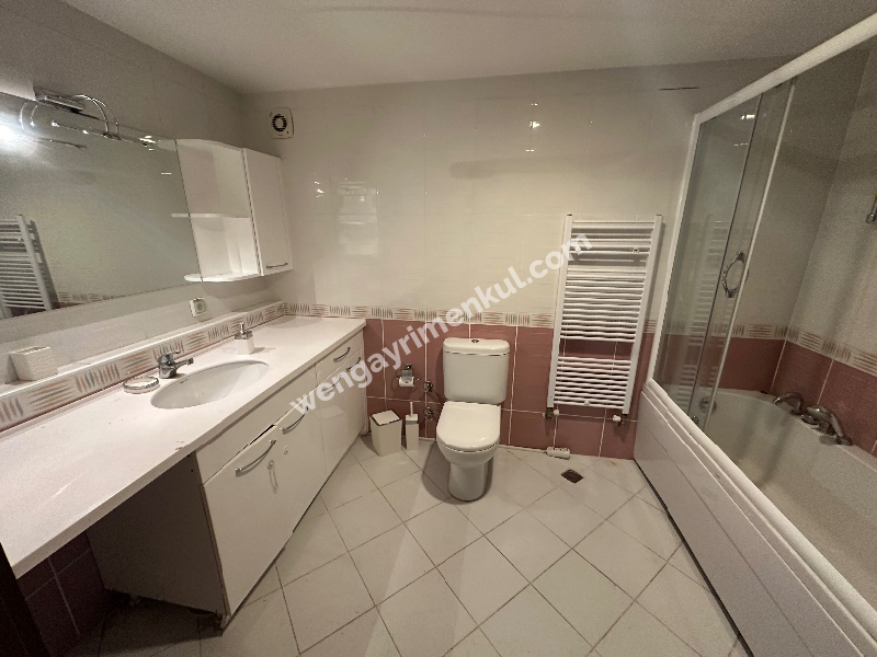 ATAŞEHİR RESIDENCE’DA OTURUMA HAZIR SATILIK 4+1 