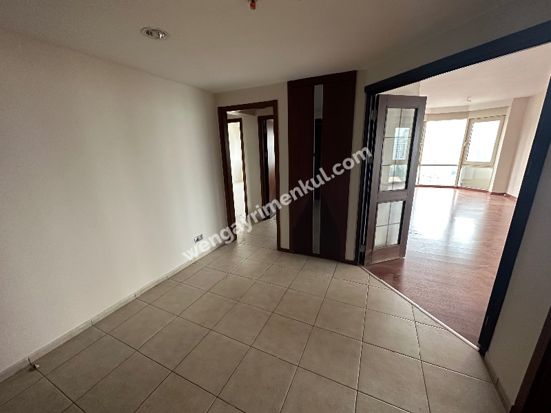 ATAŞEHİR RESIDENCE’DA OTURUMA HAZIR SATILIK 4+1 